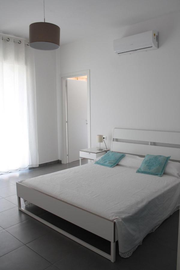 Gli Olivi Bed & Breakfast Oliena Bagian luar foto